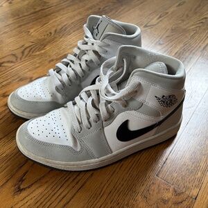 Nike Air Jordan women's in gray/white, size 8